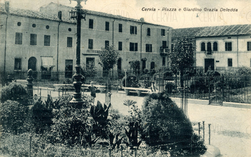 Cervia - Piazza e Giardino Grazia Deledda