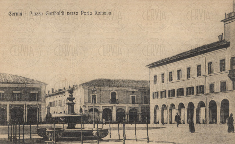 Cervia Piazza Garibaldi verso Porta Romana