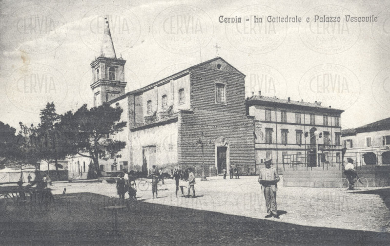 Cervia - La Cattedrale e Palazzo Vescovile