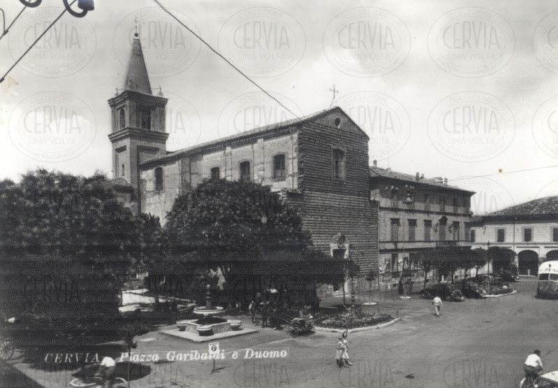 Cervia - Piazza Garibaldi e Duomo