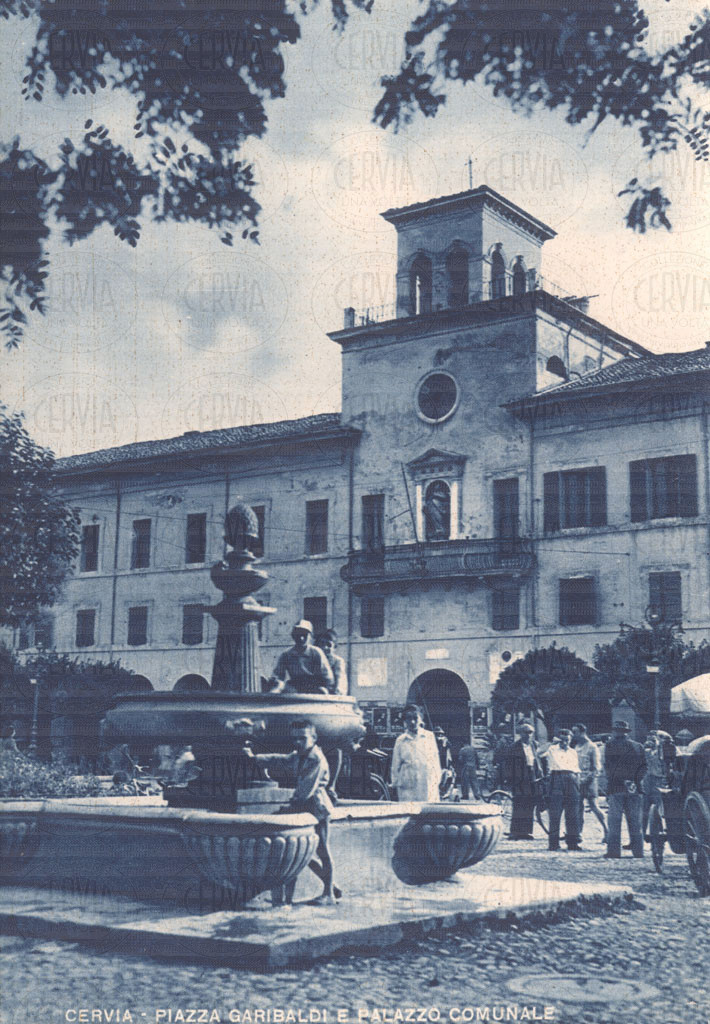 Cervia - Piazza Garibaldi e Palazzo Comunale