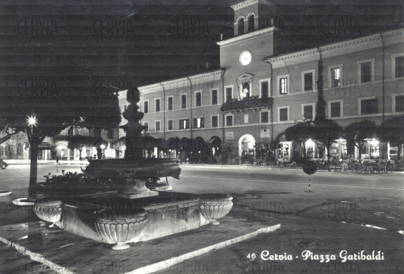 Cervia - Piazza Garibaldi - Notturno