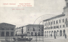 Cervia - Piazza Garibaldi verso Porta Romana
