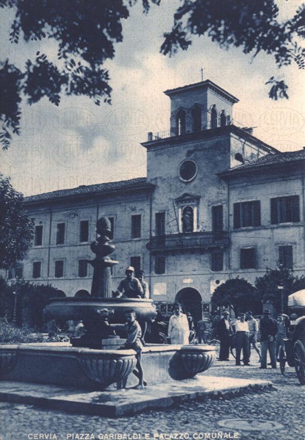 Piazza Garibaldi e Palazzo Comunale